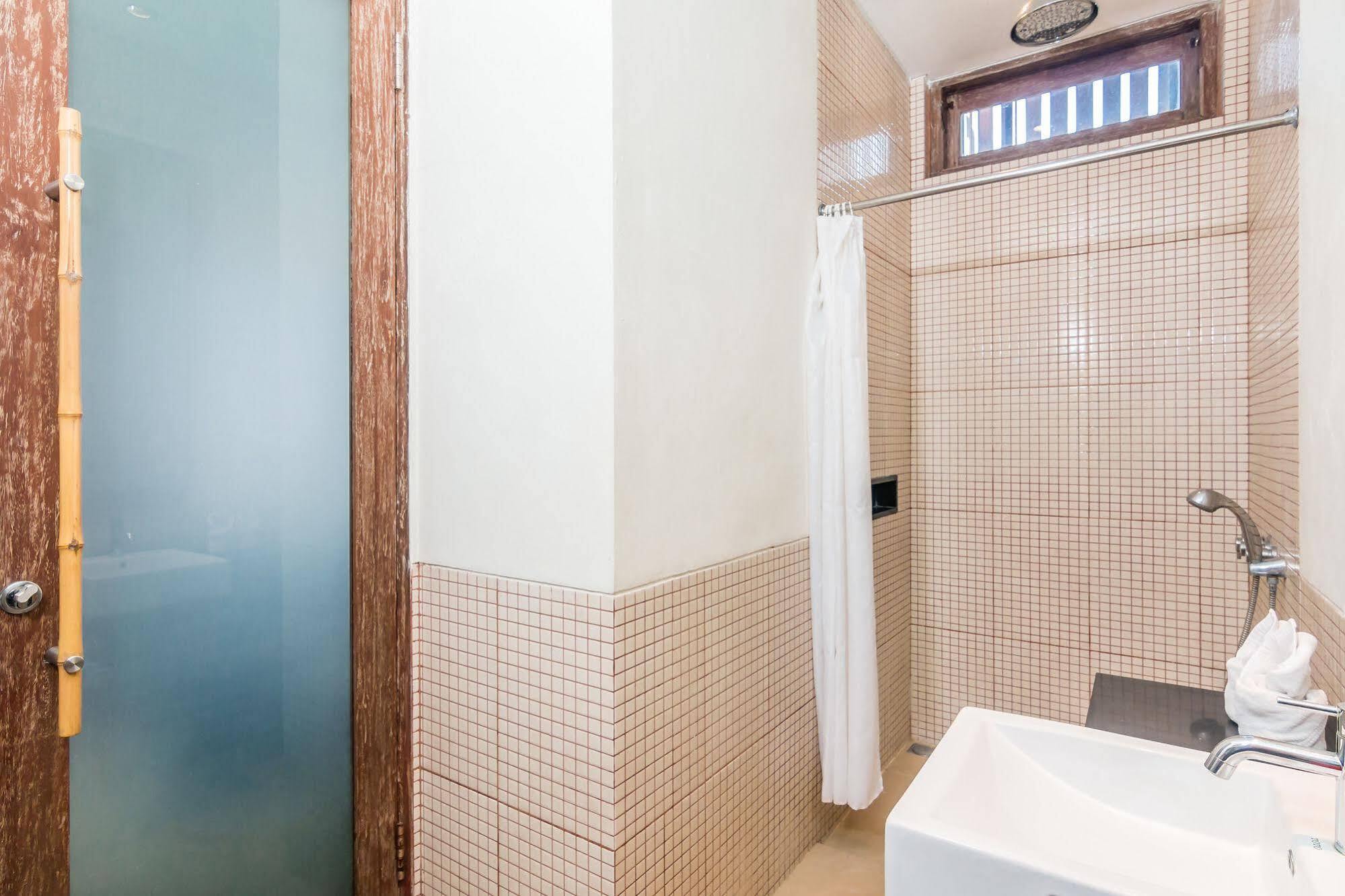 Zen Rooms Badung Nyangnyang Sari Kuta Lombok Εξωτερικό φωτογραφία